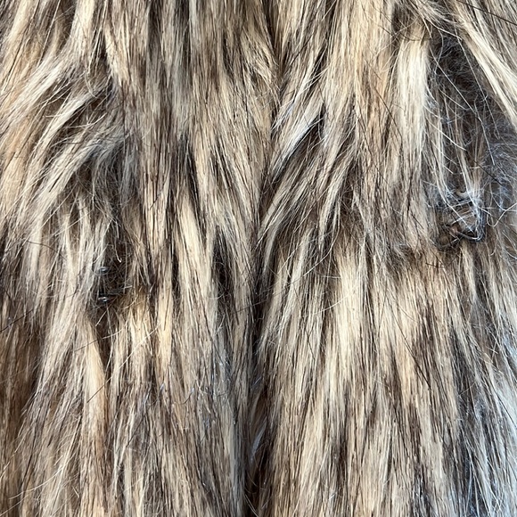 Faux fur vest - Picture 5 of 5